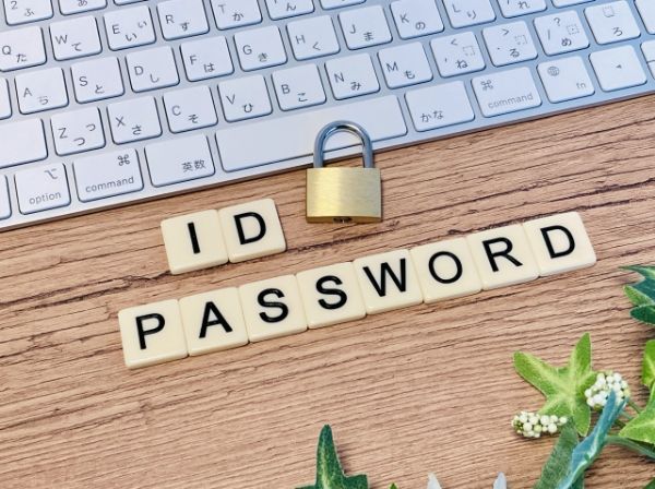  【情シス必見】ワークフローの「アカウント管理」はもう不要。M365/GWS連携で始める、ID管理が負担にならない運用術